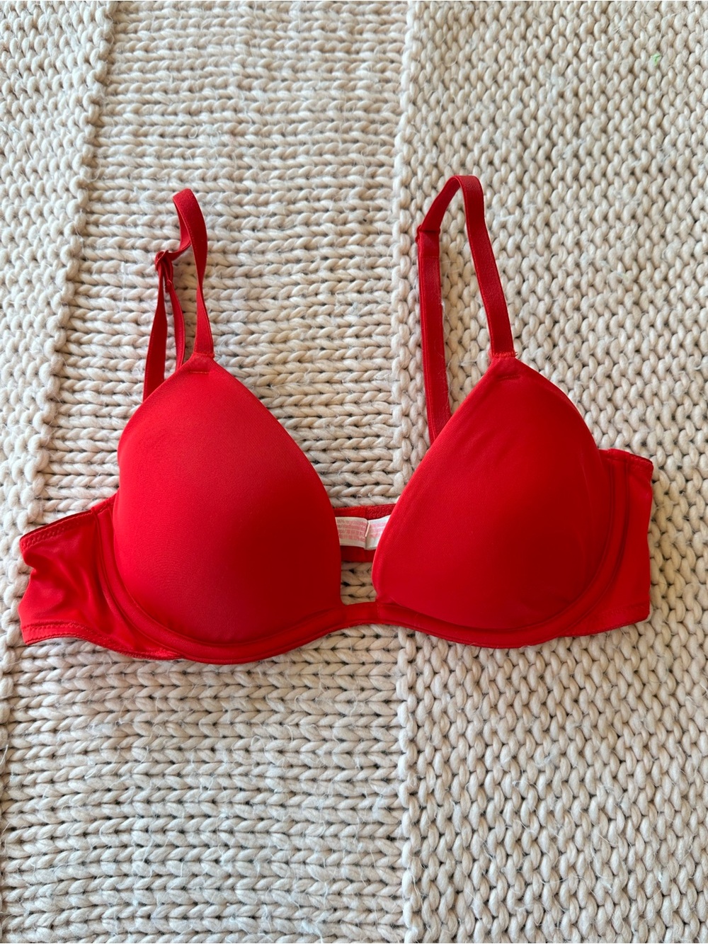 Victorias secret pink everyday t shirt bra red size 34A